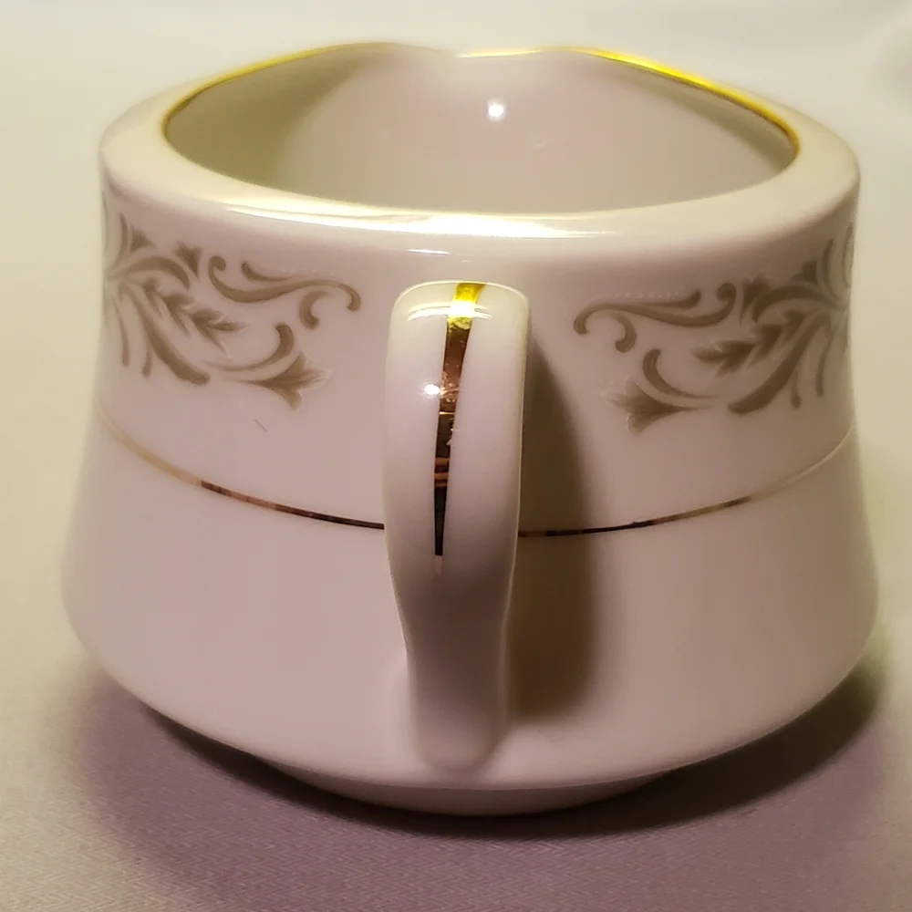 Vtg Creamer/Pitcher Allegro 4N By Royal Worcester